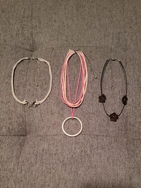 Set Of 3 Choker Necklaces On Suede Cords-silver Ring,flower,& butterfly